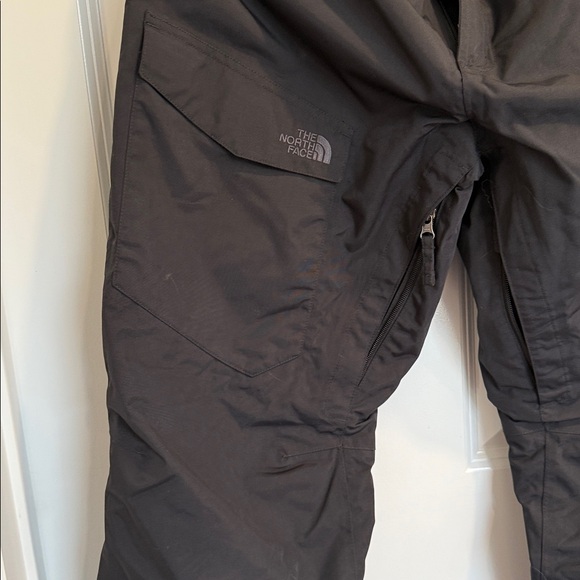 The North Face ski pants. Men’s size L, insulated. - Picture 3 of 4